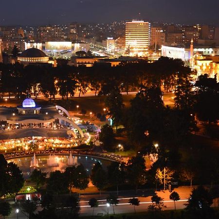 Belux Hotel Тирана Екстер'єр фото