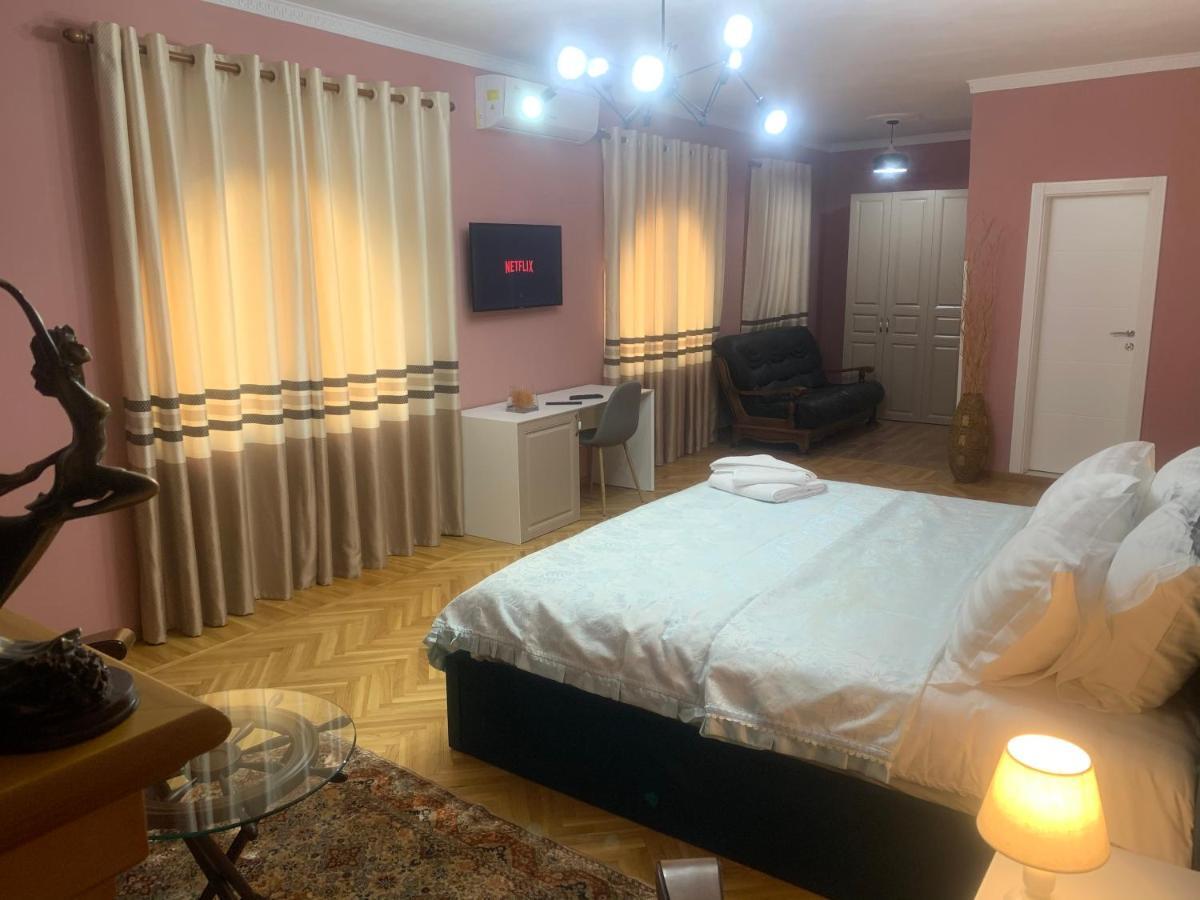 Belux Hotel Тирана Екстер'єр фото