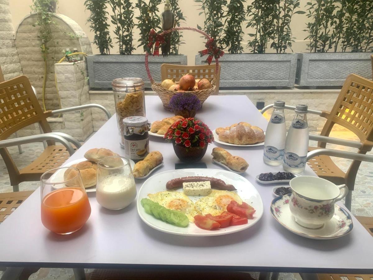 Belux Hotel Тирана Екстер'єр фото