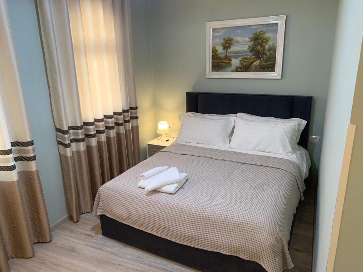 Belux Hotel Тирана Екстер'єр фото