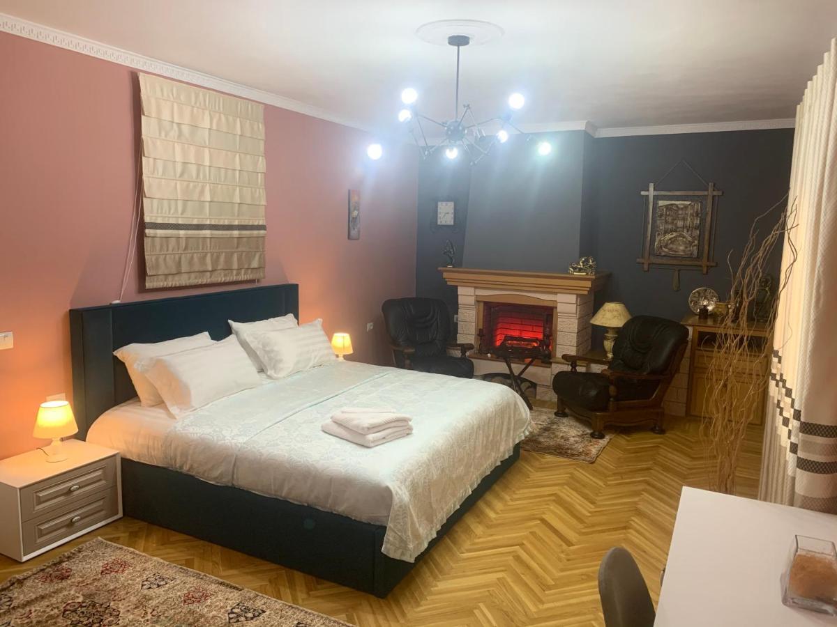Belux Hotel Тирана Екстер'єр фото