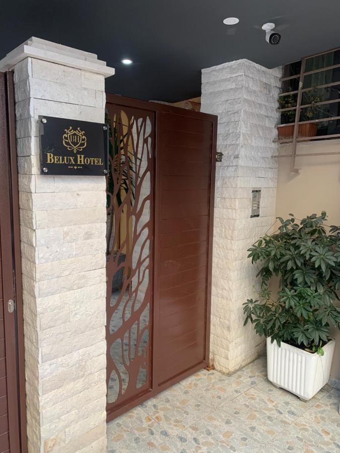 Belux Hotel Тирана Екстер'єр фото